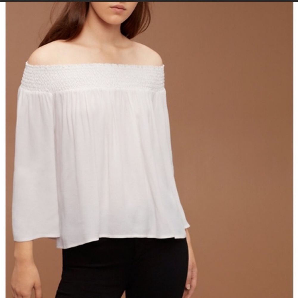 Aritzia Talulua Marcilly off the shoulder flowy top.